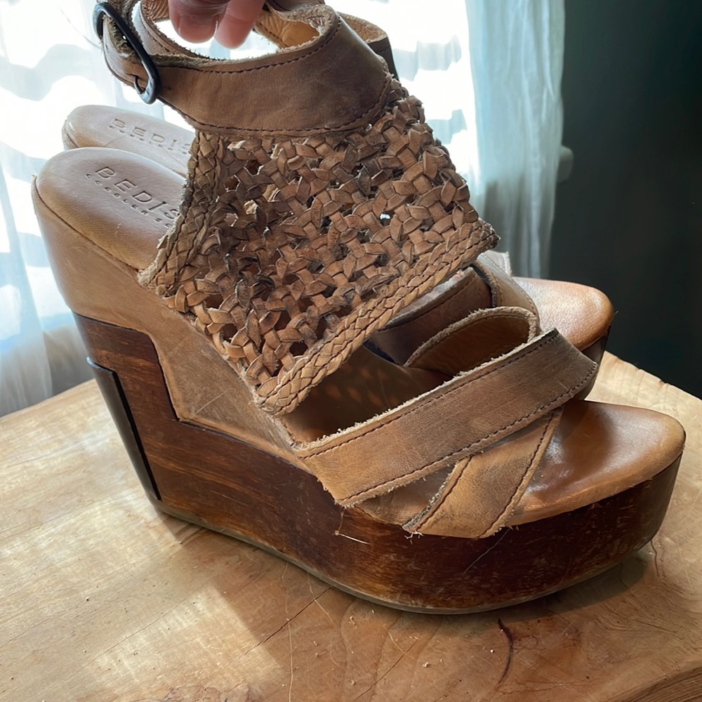 Bedstü cobbler series size 6.5 wooden platform heels